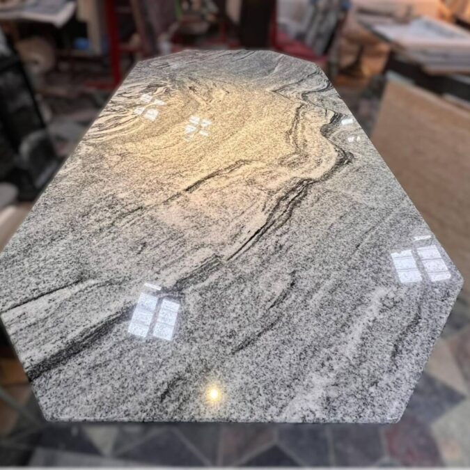 GRANIT VISCONT WHITE NEUFCHATEAU 675X675 | marbrerie geraudel Tables Vandœuvre-lès-Nancy 25