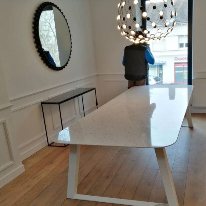 TABLE EN SIBERIA 675X675 | marbrerie geraudel Tables Vandœuvre-lès-Nancy 13