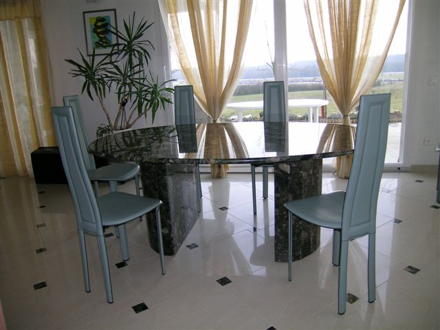 TABLE ET PIED EN MARINAGE AINSI QUE CABOCHON SOL | marbrerie geraudel Tables Saint-Max 8