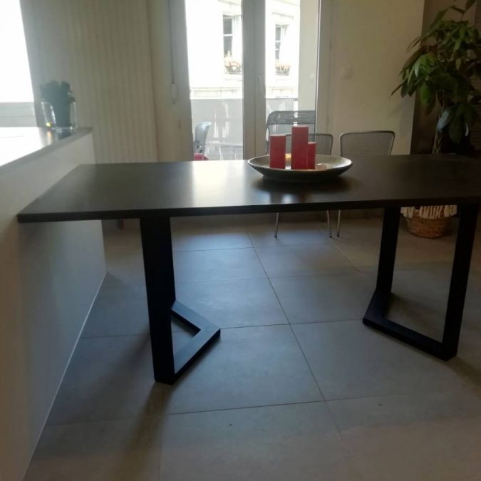 TABLE ZIM CUIR AVEC PIEDS DE LA FABRIQUE DES PIEDS 675X675 | marbrerie geraudel Tables Nancy 18