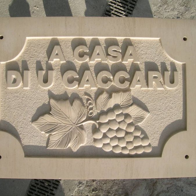 BAS RELIEF CORSE 675X675 | marbrerie geraudel Créations et décorations en granit à Nancy Dombasle-sur-Meurthe 1