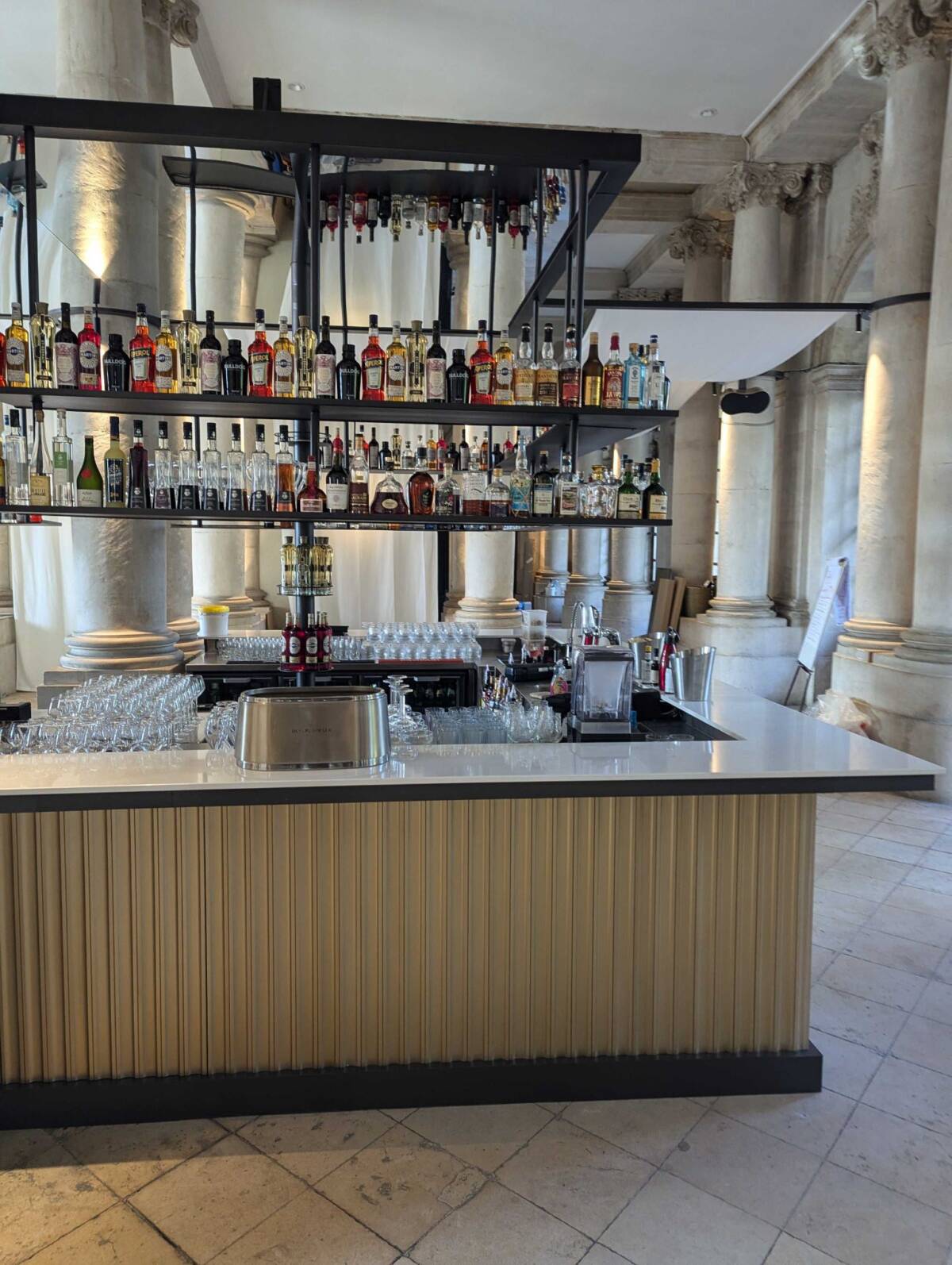 Cuisine en granit, quartz, céramique, dekton à Nancy : Plan de travail, vasque, crédence, table, comptoir Marly